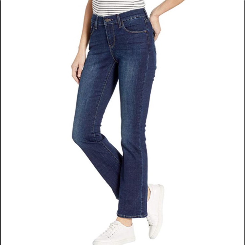 NWT Levi’s Low Boot Cut 545